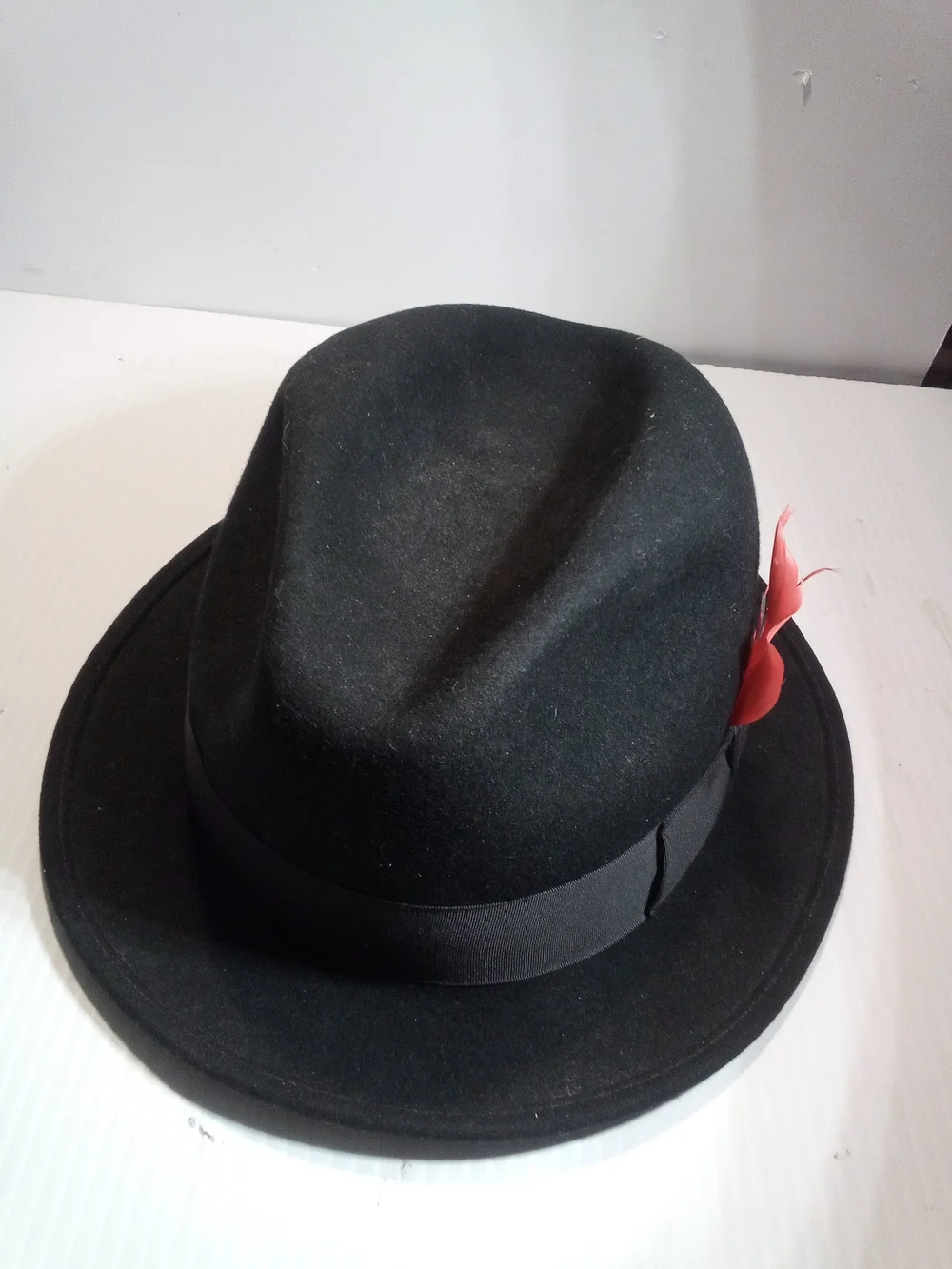Vintage 1988's Dorfman Pacific Black Solid Fedora Hat for Men Size 8  Feather